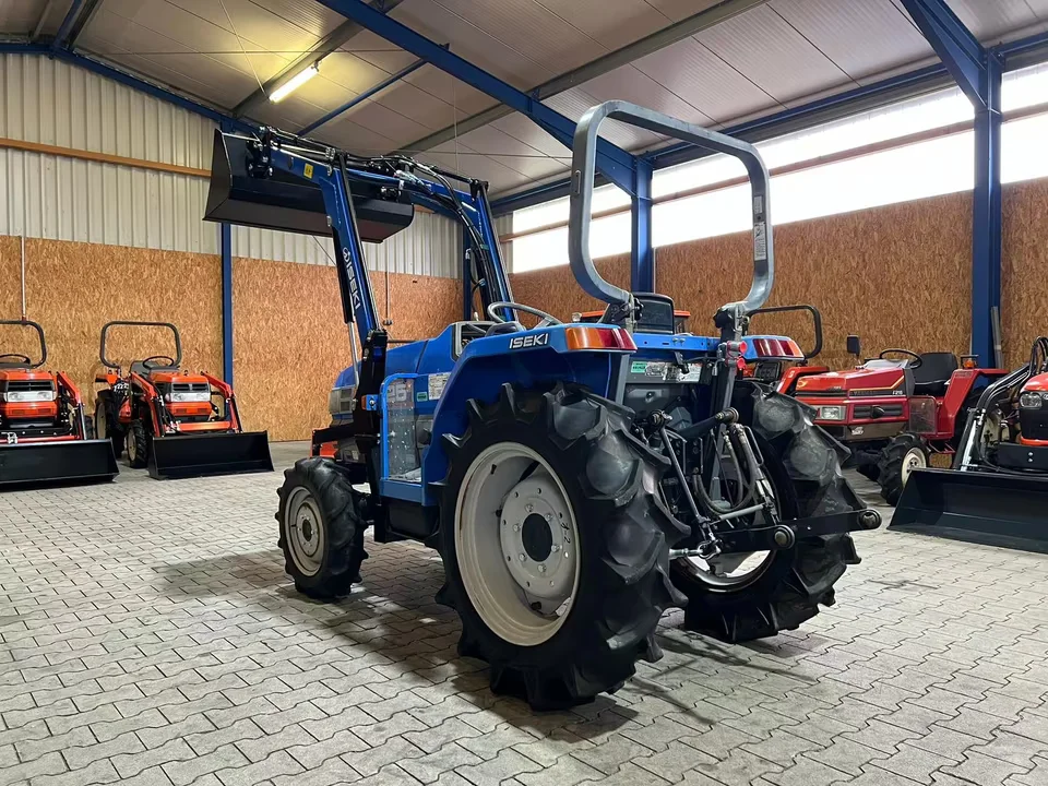 Kleintraktor Iseki Geas25 von hinten
