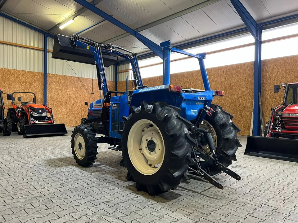 Kleintraktor Iseki TA325 von hinten