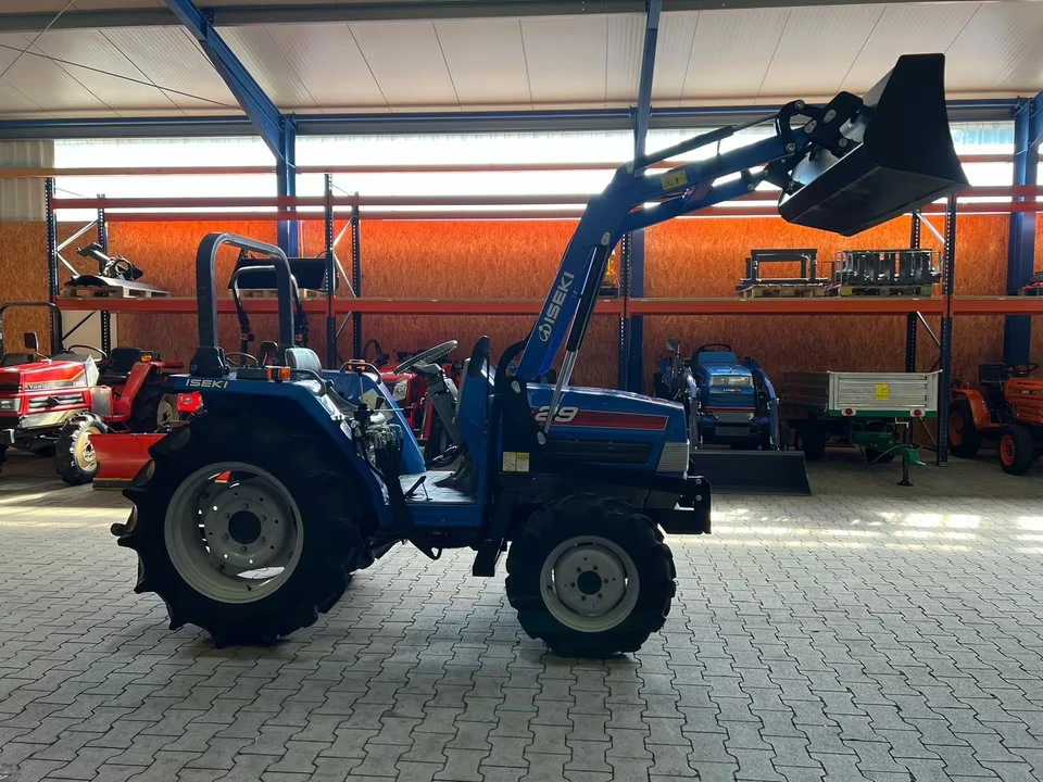 Kleintraktor Iseki TK29 von der Seite