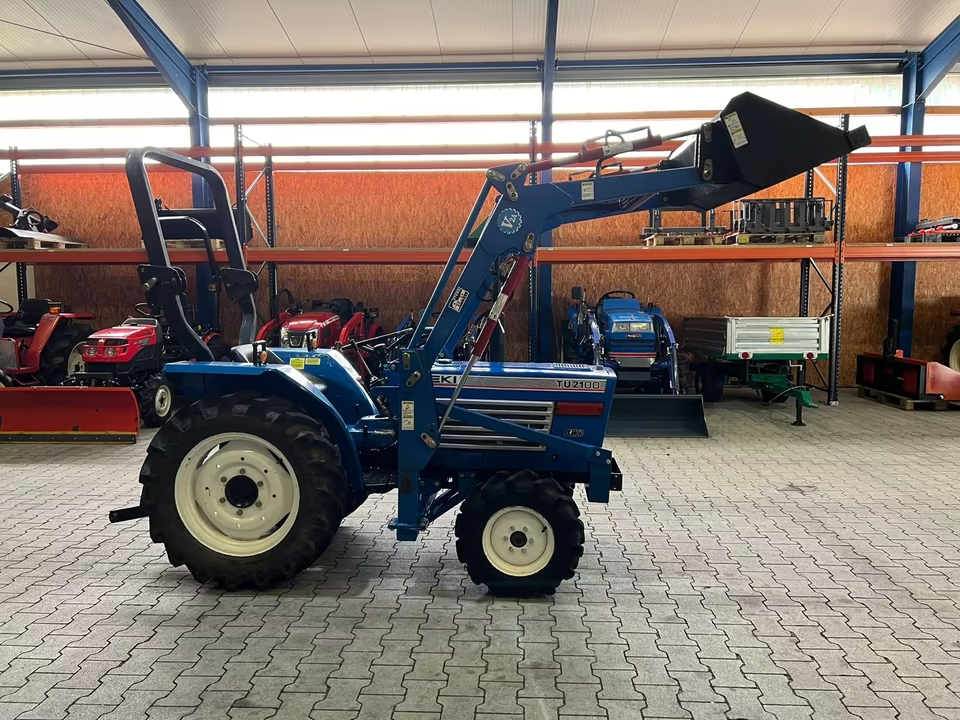 Kleintraktor Iseki TU2100 von der Seite
