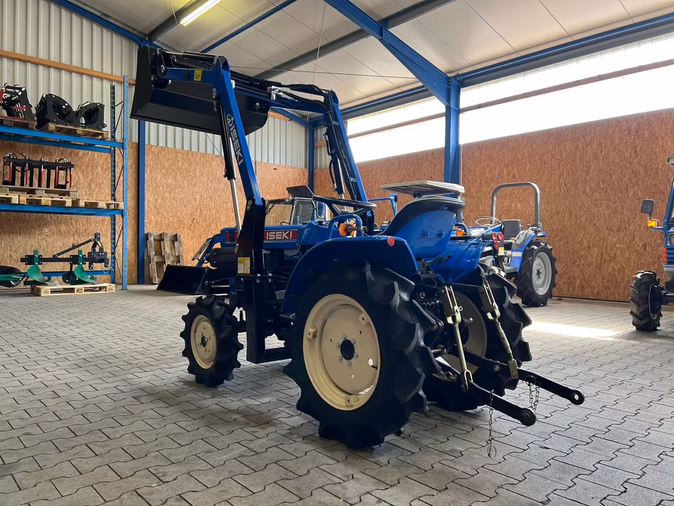 Kleintraktor Iseki TX155 von hinten