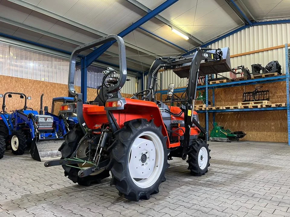 Kleintraktor Kubota GL200 von hinten