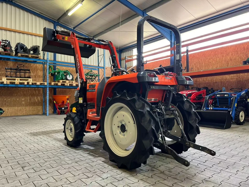 Kleintraktor Kubota T22 von hinten