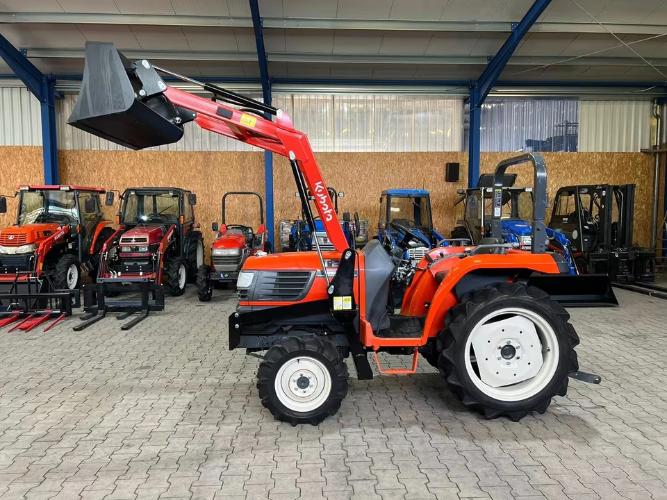 Kleintraktor Kubota T22 von der Seite