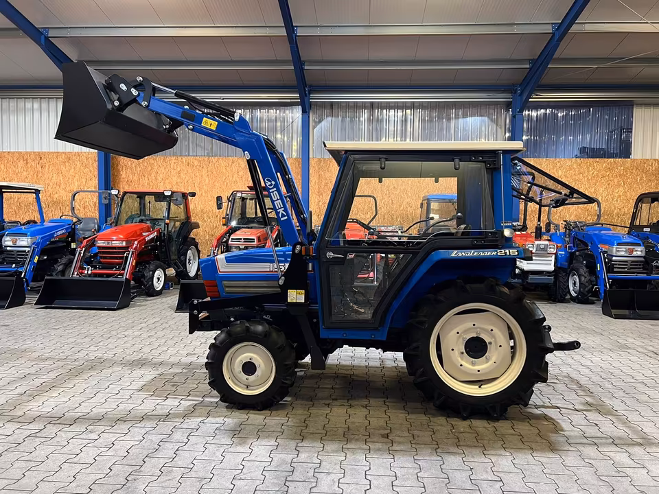 Kleintraktor Iseki TA215 von der Seite