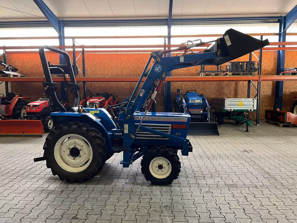 Kleintraktor Iseki TU2100 von der Seite