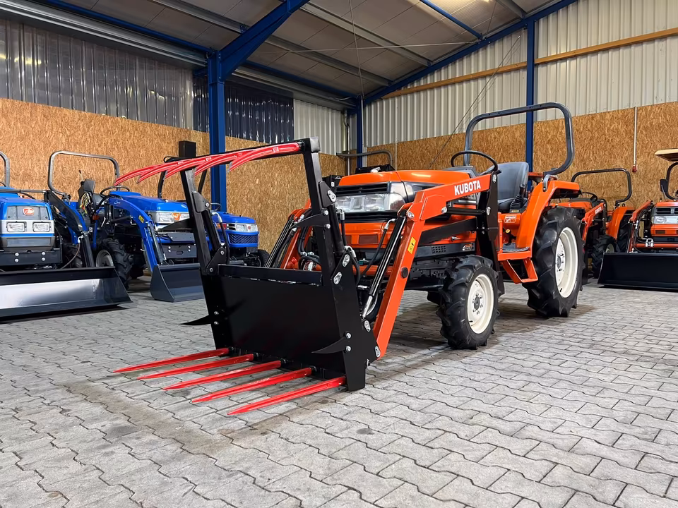 Kleinanzeigen Auto, Rad & Boot Nutzfahrzeuge & Anhänger Bild in Vollbild öffnenKrokodilgebiss für Kleintraktor wie Kubota in Saterland Krokodilgebiss für Kleintraktor wie Kubota