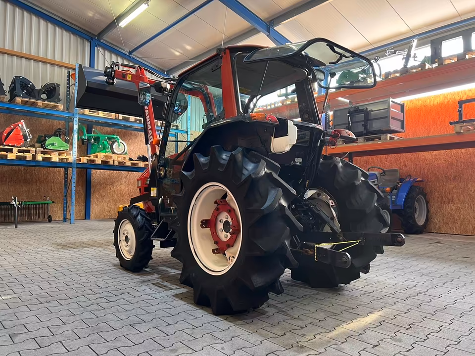 Kleintraktor Yanmar AF330 von hinten