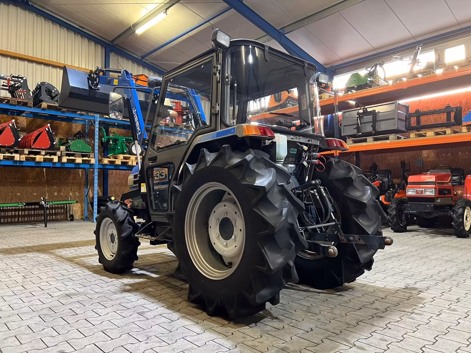 Kleintraktor Iseki Geas33 von hinten