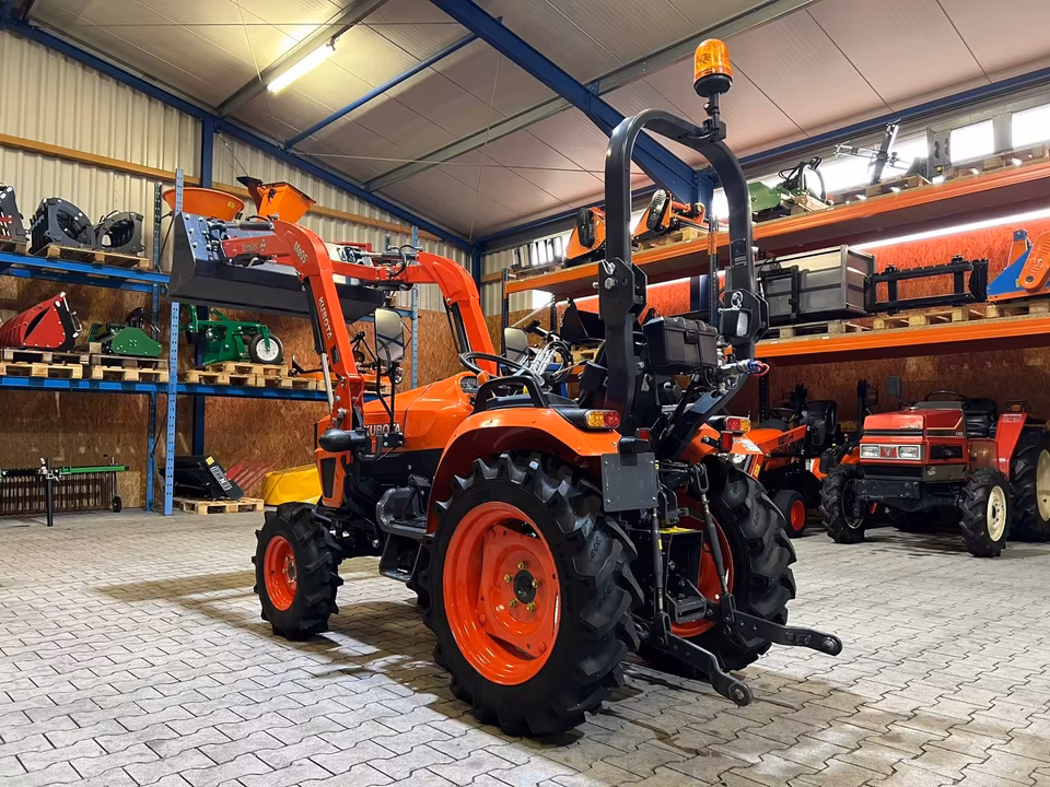 Kleintraktor Kubota EK1-261 von hinten
