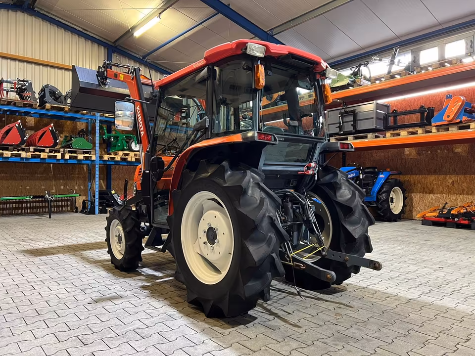 Kleintraktor Kubota KL270 von hinten