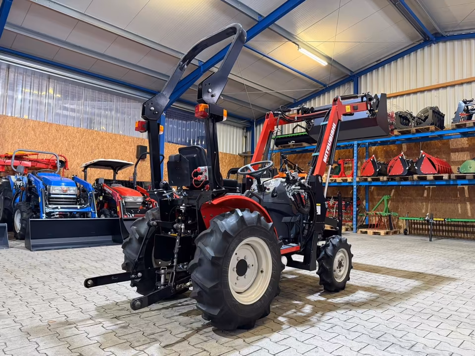 Kleintraktor Mitsubishi MT1800 von hinten