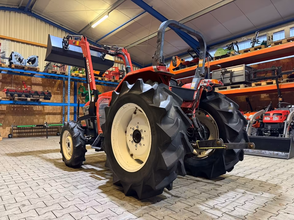 Kleintraktor Yanmar AF33 von hinten