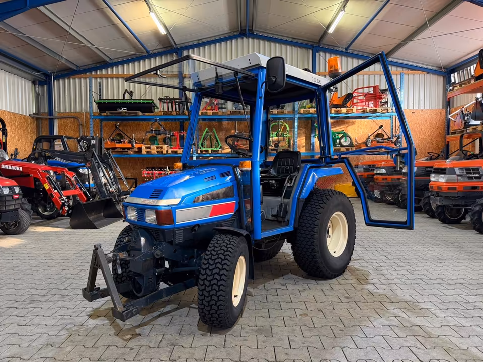 Kleintraktor Iseki 3015