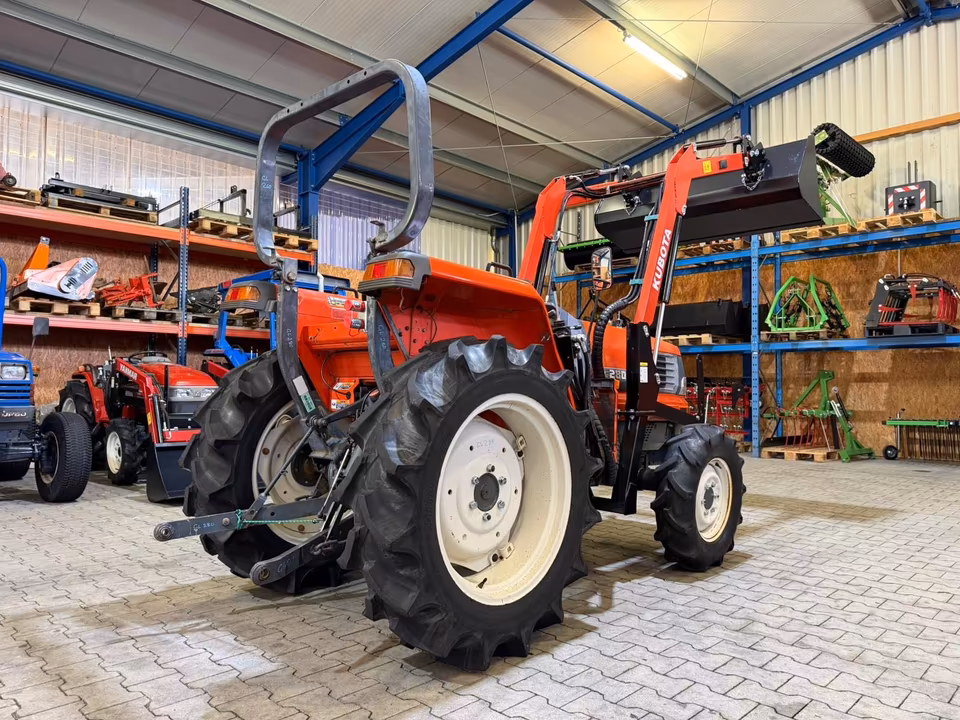 Kleintraktor Kubota GL280 von hinten