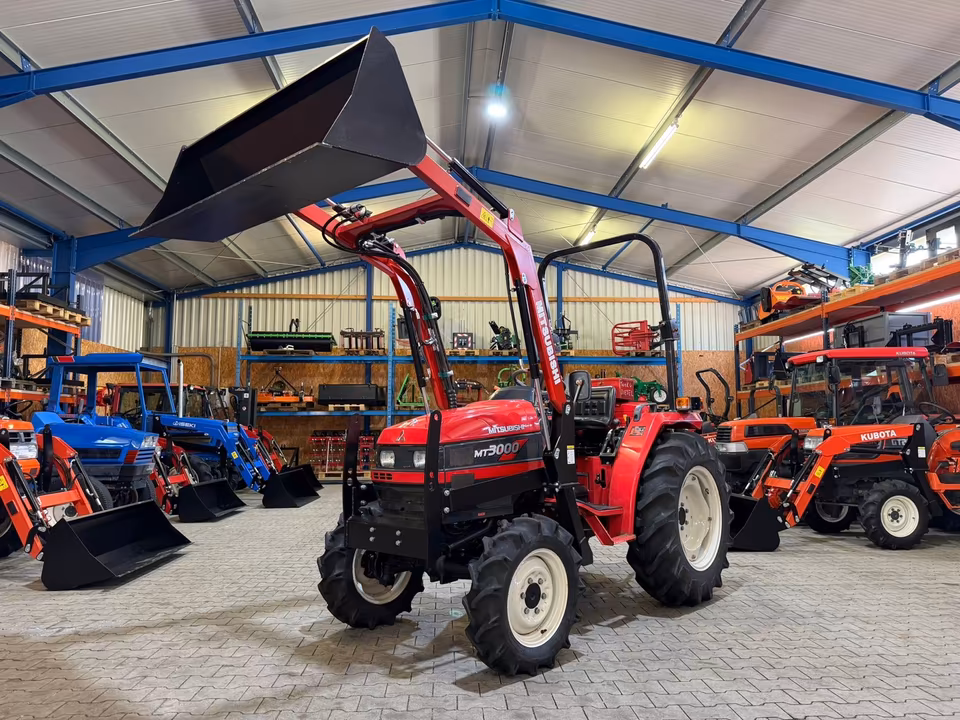 Kleintraktor Mitsubishi MT3000