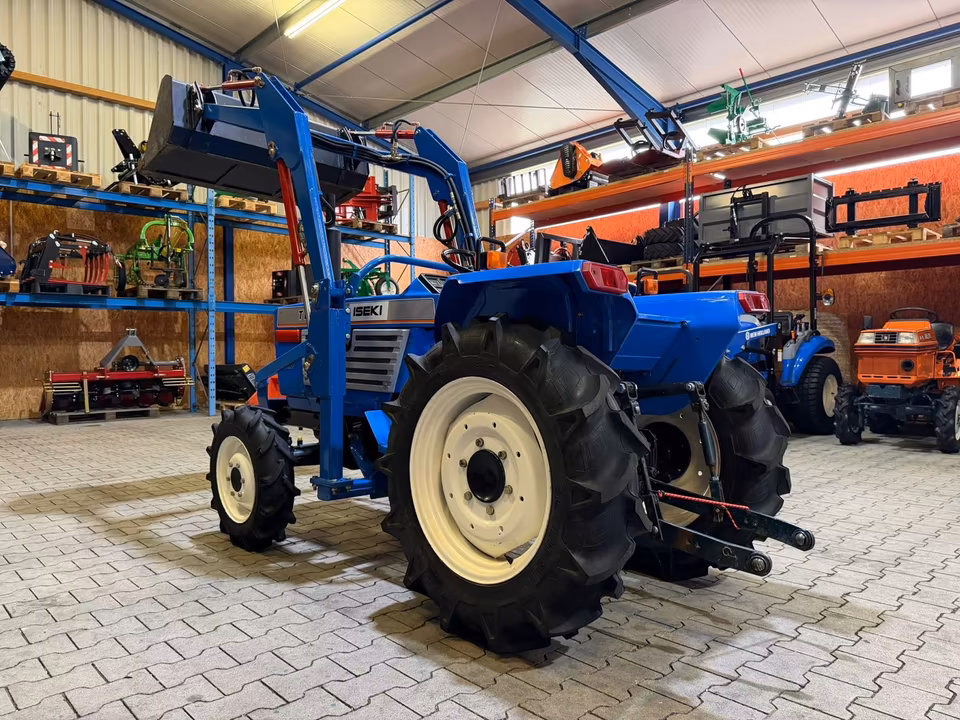 Kleintraktor Iseki TL2100 von hinten