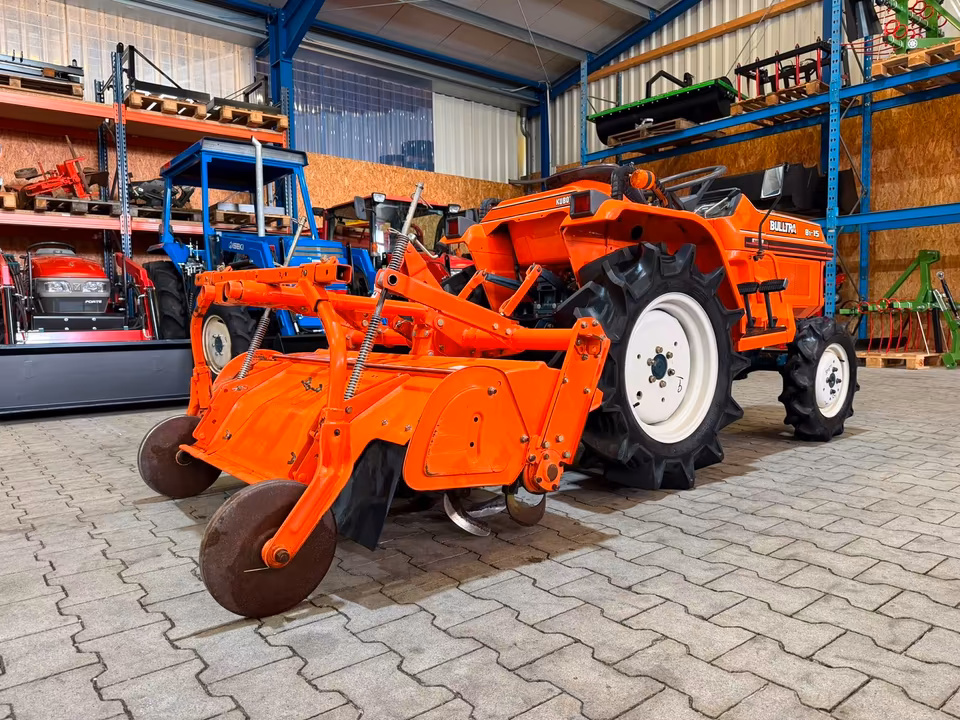 Kleintraktor Kubota B1-15 Bultra von hinten