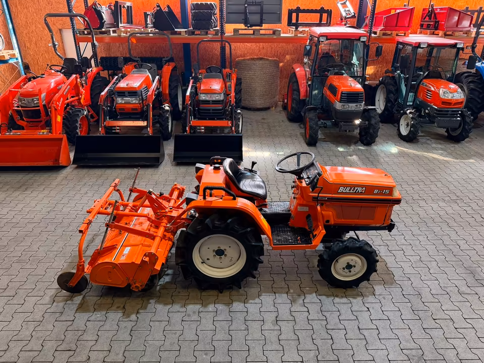 Kleintraktor Kubota B1-15 Bultra von der Seite