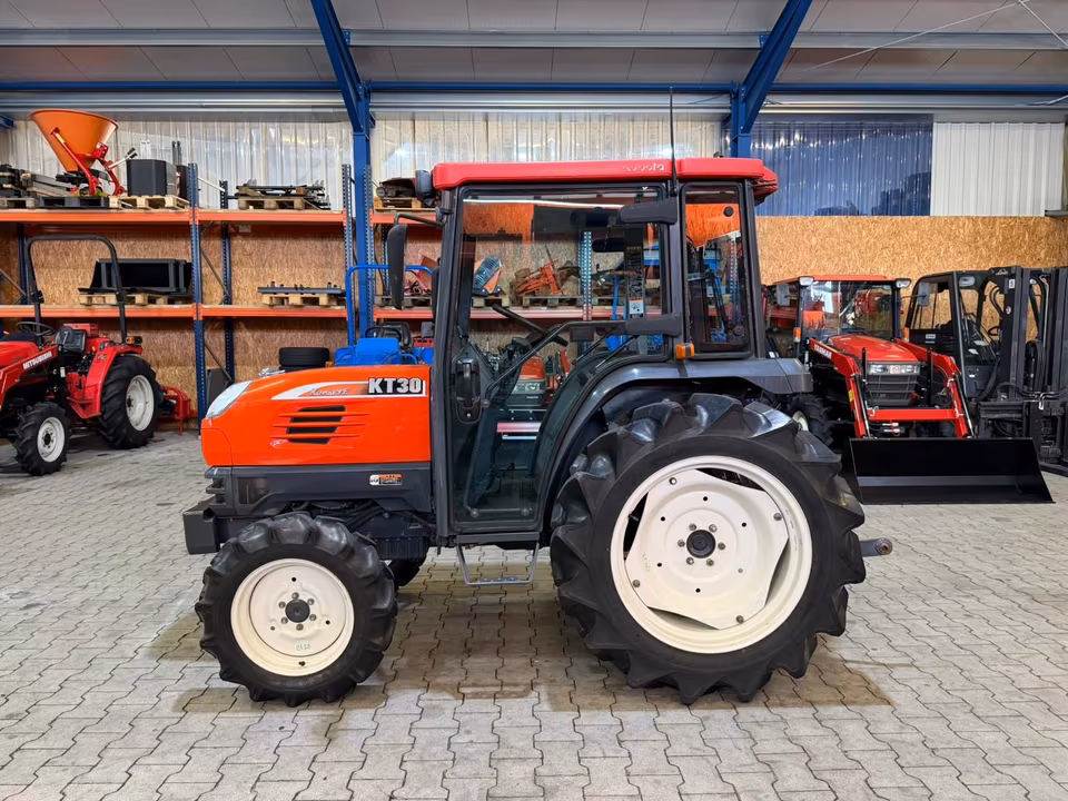 Kleintraktor Kubota KT30 von der Seite