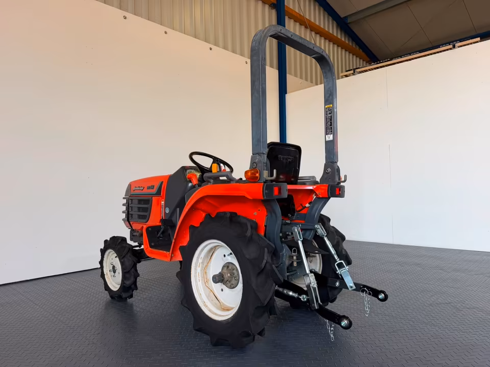 Kleintraktor Kubota GB13 von hinten