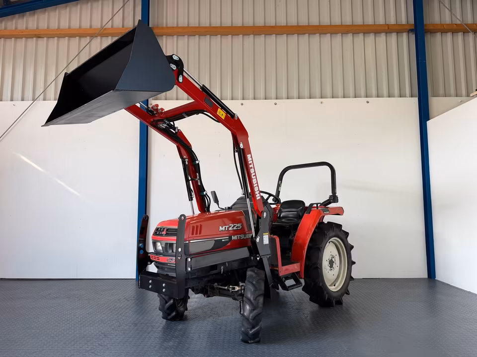 Kleintraktor Mitsubishi MT225
