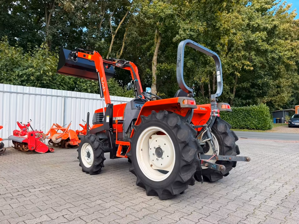Kleintraktor Kubota GL260 von hinten