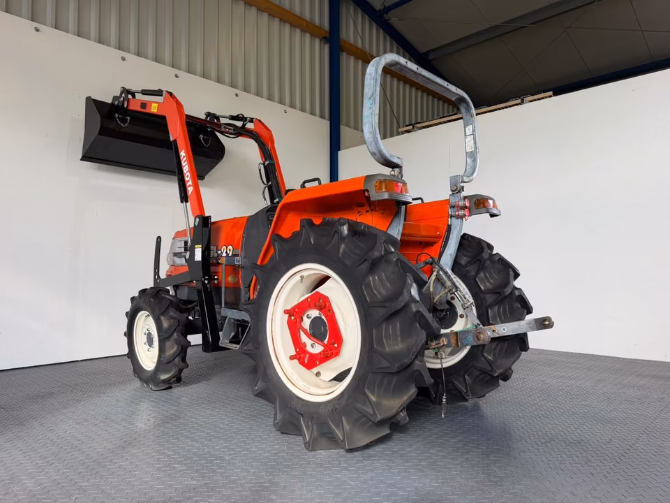 Kleintraktor Kubota GL29 von hinten